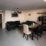 Aquamarine Apartment *